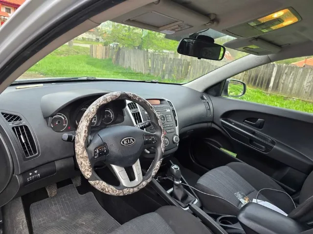 Kia Ceed 1,6 crdi, 2010 Facelift - 3300 euro IMPECABILA  3 300 € – fotografia 4 din 7