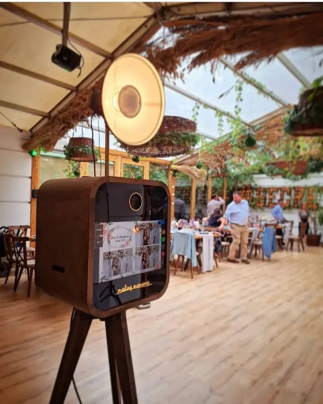 Servicii Evenimente Nuntă – Fum Greu, Cabină Foto, Artificii Interior, Bar Cocktail – Corabia, Olt