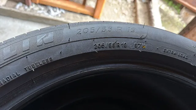 Cauciucuri Michelin – fotografia 2 din 5