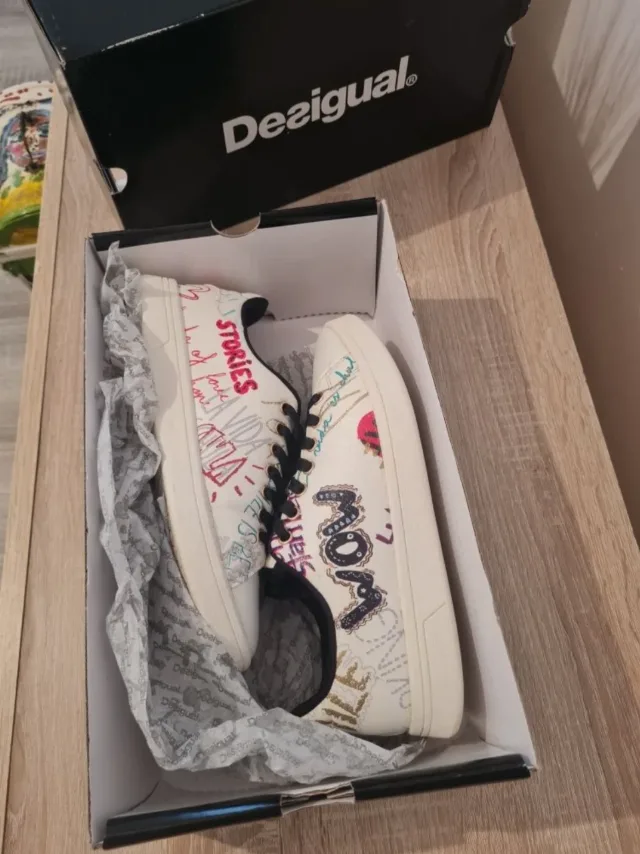 Adidas dama Desigual – fotografia 2 din 3