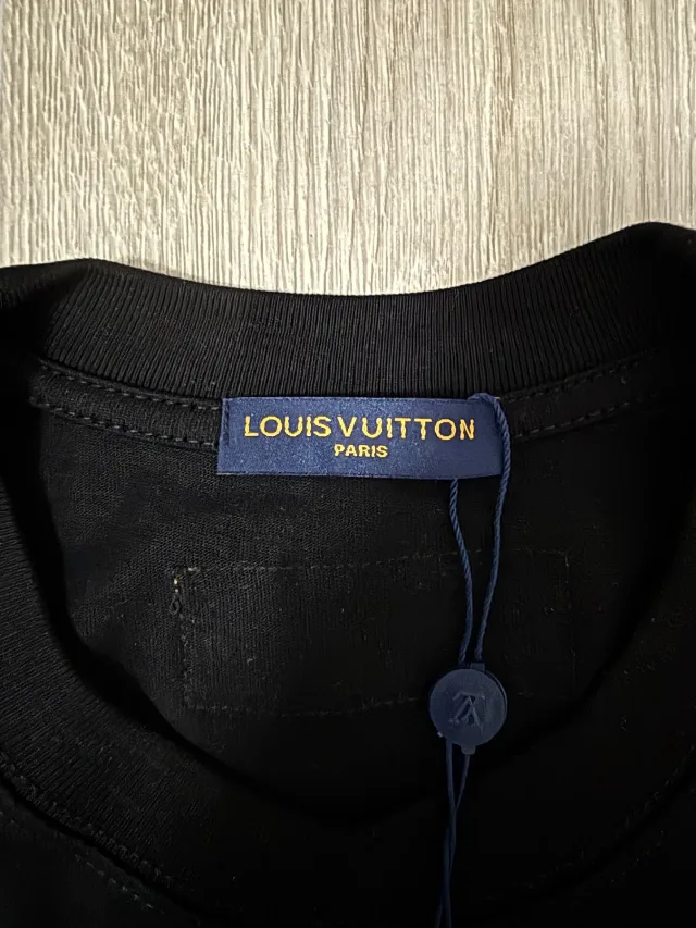 Tricou Louis Vuitton – fotografia 3 din 4