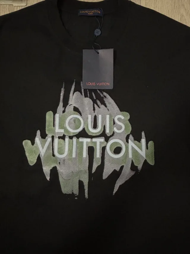 Tricou Louis Vuitton – fotografia 2 din 4