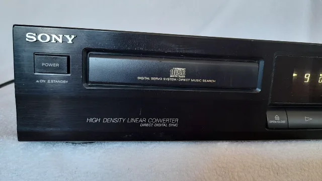 Sony CDP-311 CD Player – fotografia 2 din 6