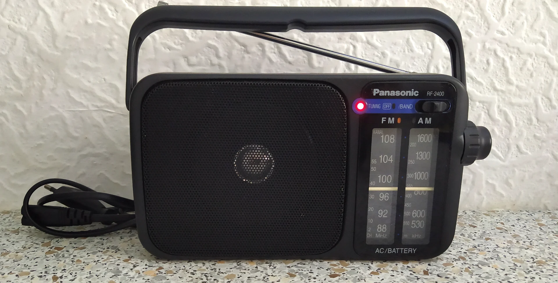 Panasonic RF-2400 Radio de CALITATE ! versiunea originală, pur analogică – fotografia 1 din 2