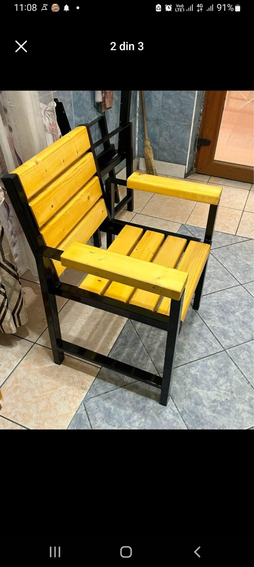 Scaun din țeavă pătrată cu șipci de brad – fotografia 1 din 1