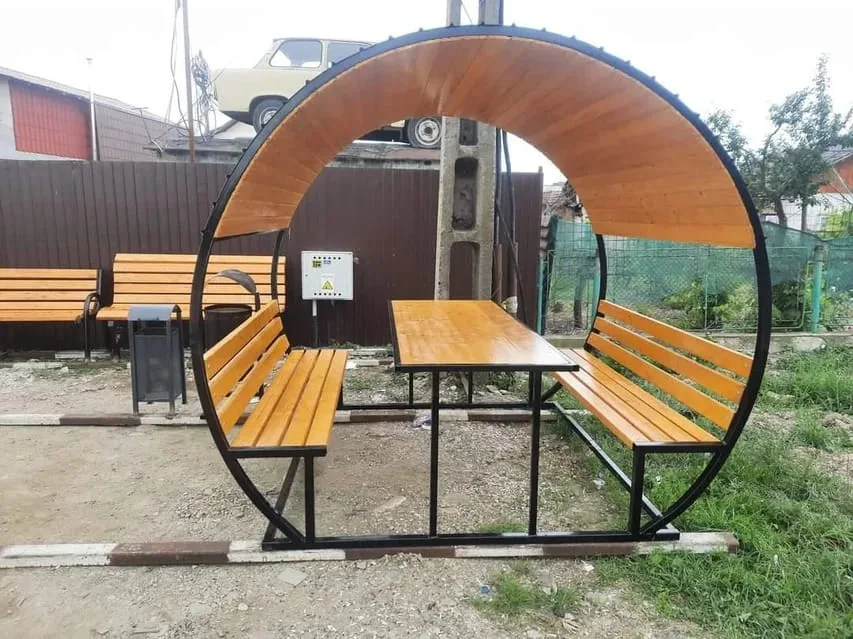Foișor din țeavă rotunda cu sipca – fotografia 1 din 1