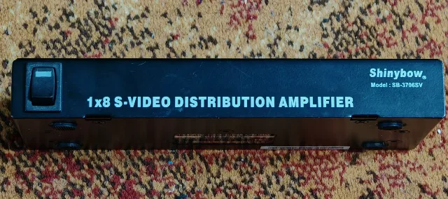 Amplificator de distribuție S-Video 1x8 (doar S-Video) – fotografia 2 din 4