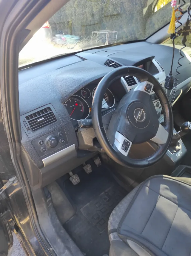 De vânzare Opel Zafira cu 7locuri – fotografia 7 din 8