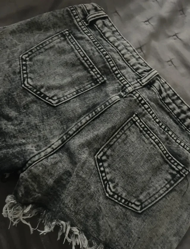 Pantaloni scurti shein,stare foarte buna(nepurtati) – fotografia 3 din 5