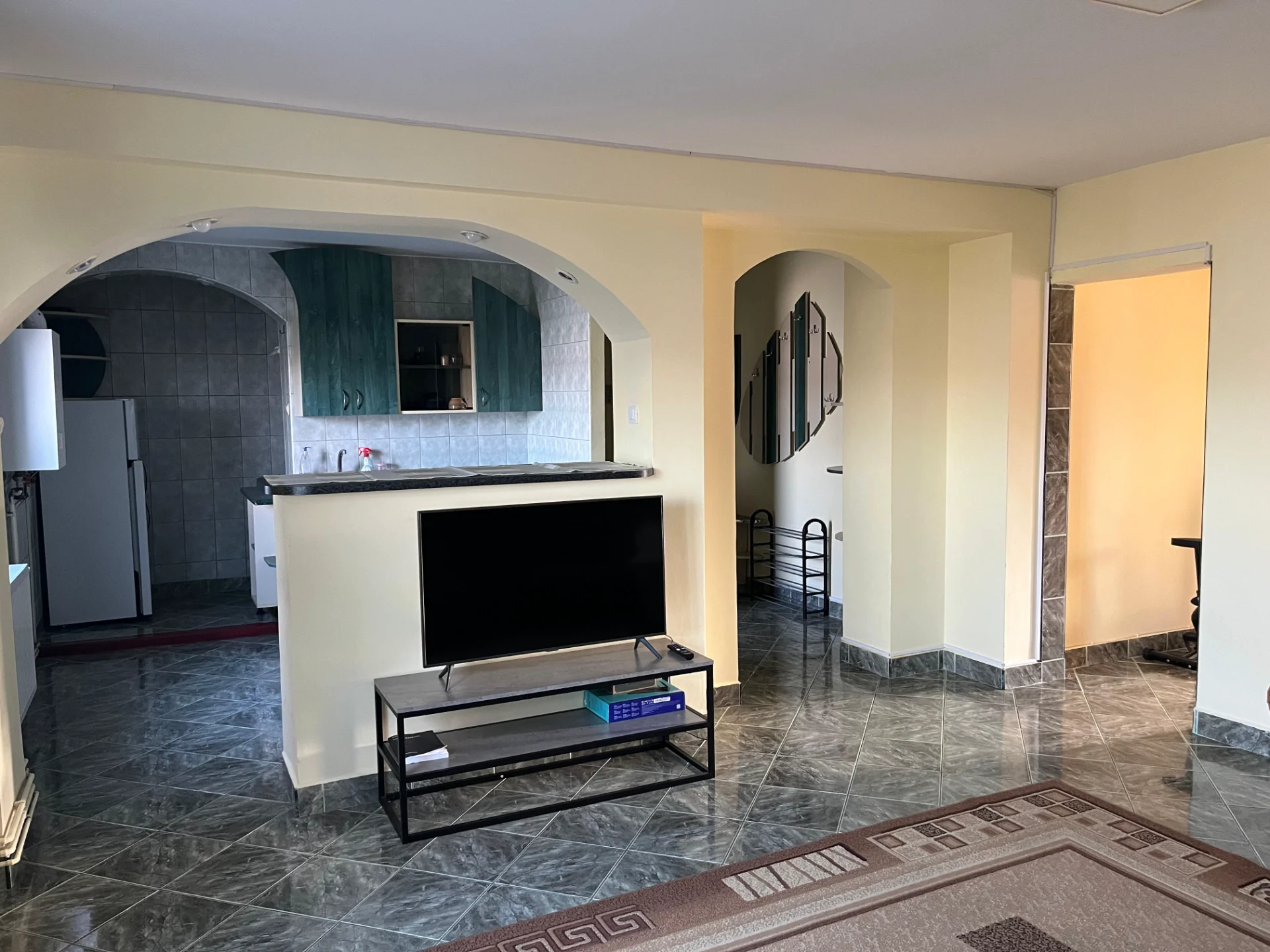Proprietar Vand/Schimb apartament 2 camere decomandate Brasov ,cu 2 camere decomandate Bucuresti – fotografia 1 din 8