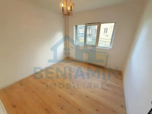 Apartament 4 camere – fotografia 6 din 8
