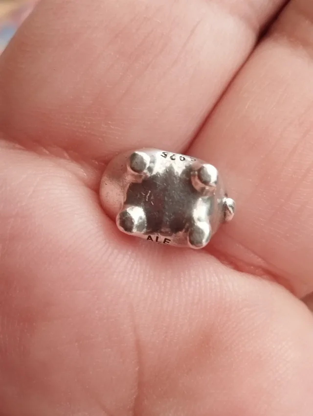 Vând un charm frumos din argint Pandora original bull terrier. Este nou, nepurtat. Model retras,de colecție. – fotografia 4 din 4