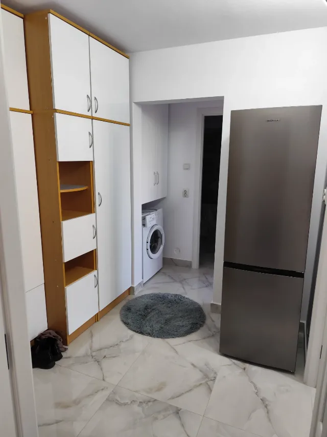 Închiriez apartament – fotografia 2 din 6