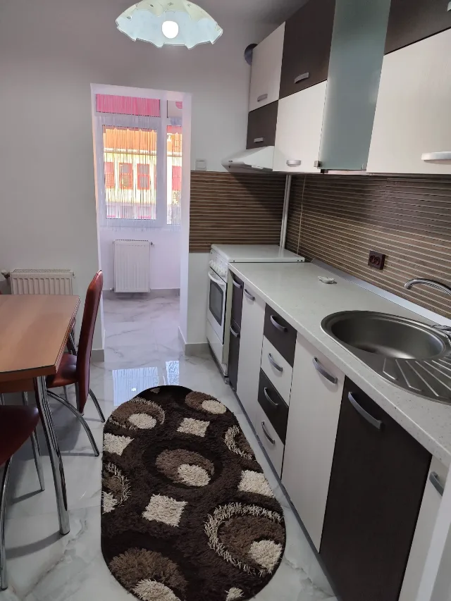 Închiriez apartament – fotografia 3 din 6