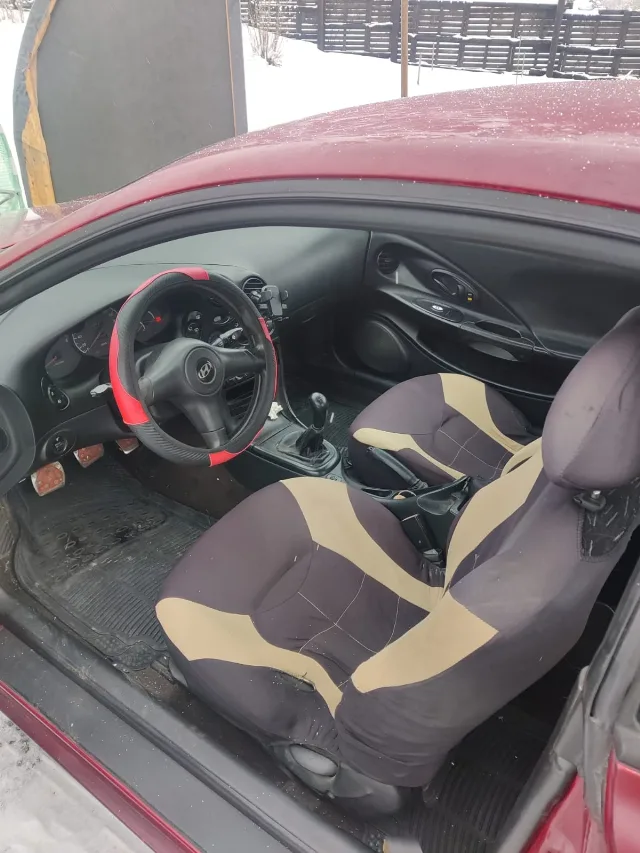 Hyundai Coupe – fotografia 2 din 4