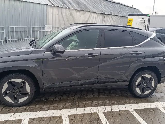 hyundai kona 2025 – fotografia 4 din 5