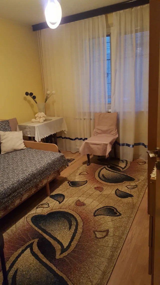 Vand apartament 3 camere cf.1 decomandat  Rahova-Sebastian str.Tutunari – fotografia 6 din 8