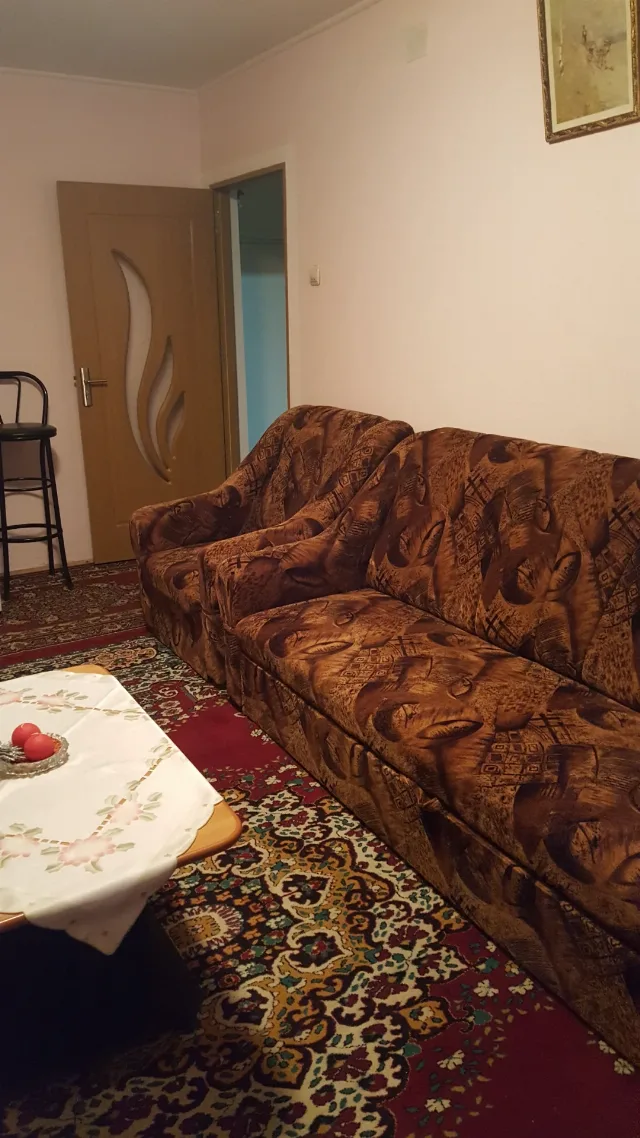 Vand apartament 3 camere cf.1 decomandat  Rahova-Sebastian str.Tutunari – fotografia 4 din 8