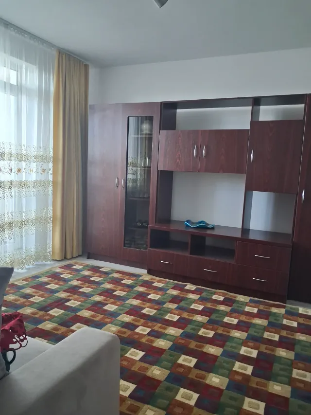 Inchiriez apartament 3 camere complet utilat zona ultracentrala – Turda, Cluj