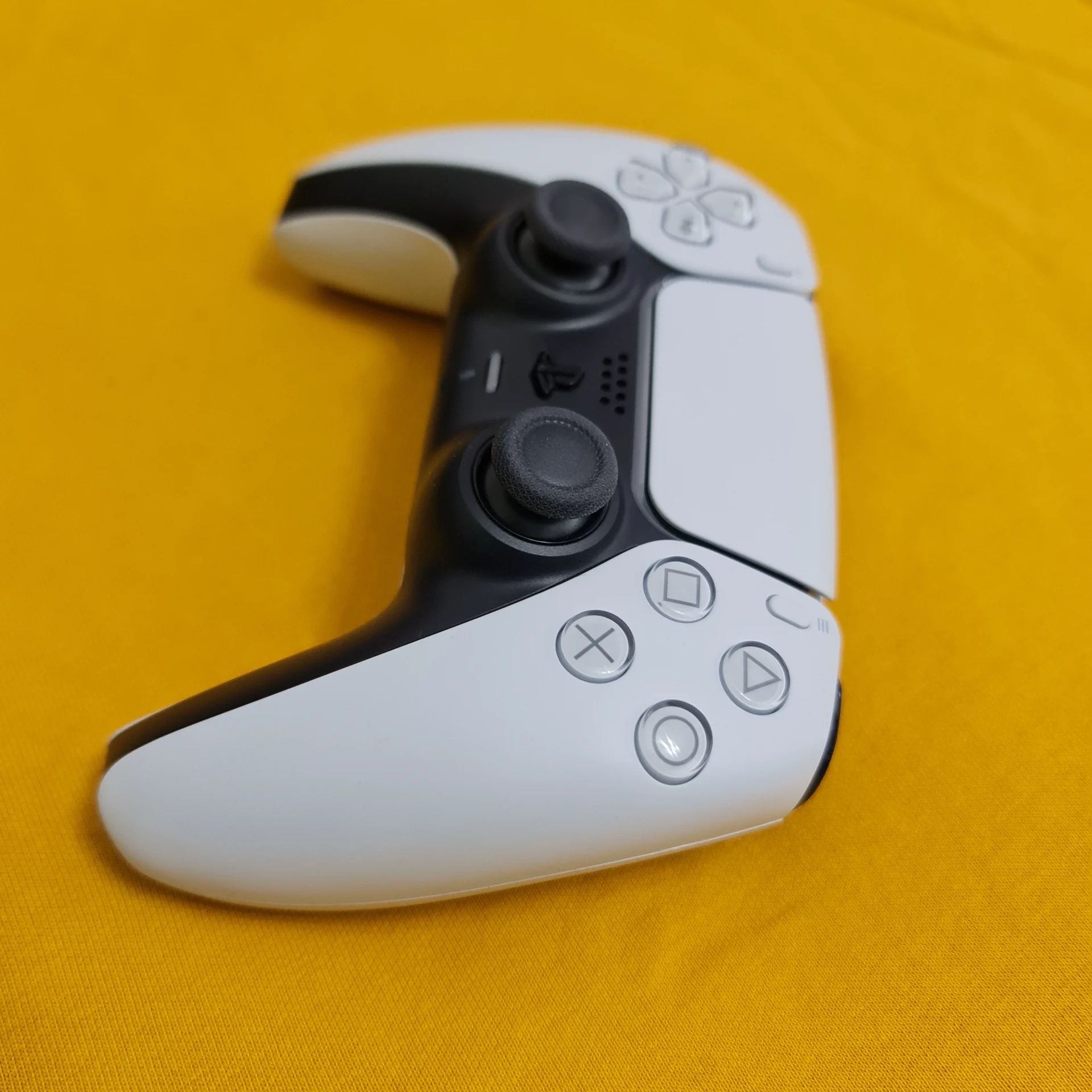 Controller PS5 cu TMR uri – fotografia 3 din 5