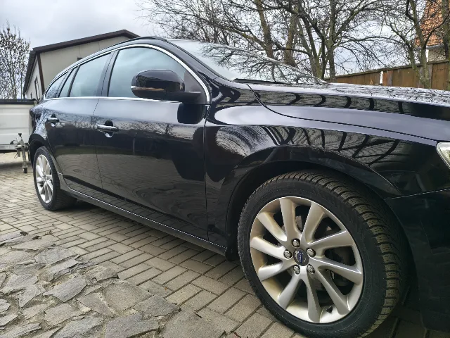 Volvo V60, D4, Momentum – fotografia 3 din 8
