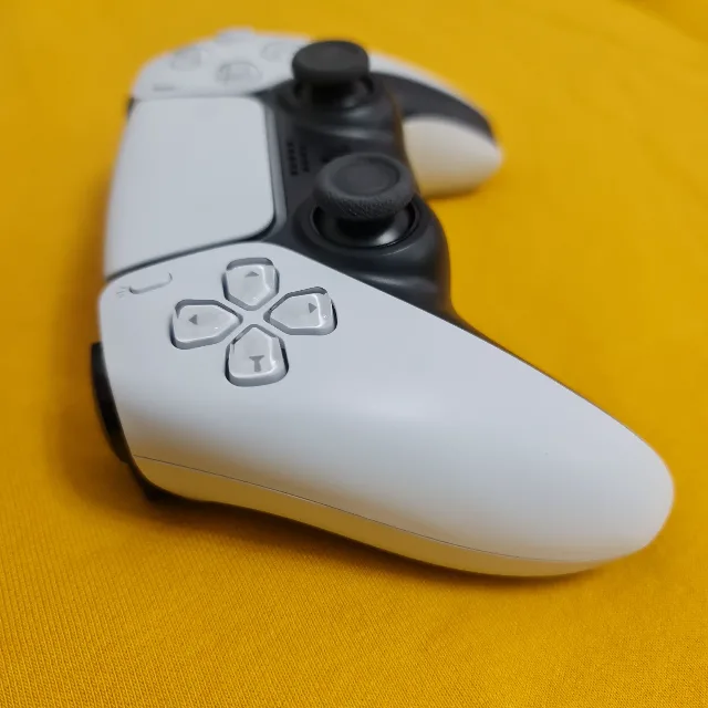 Controller PS5 cu TMR uri – fotografia 4 din 5