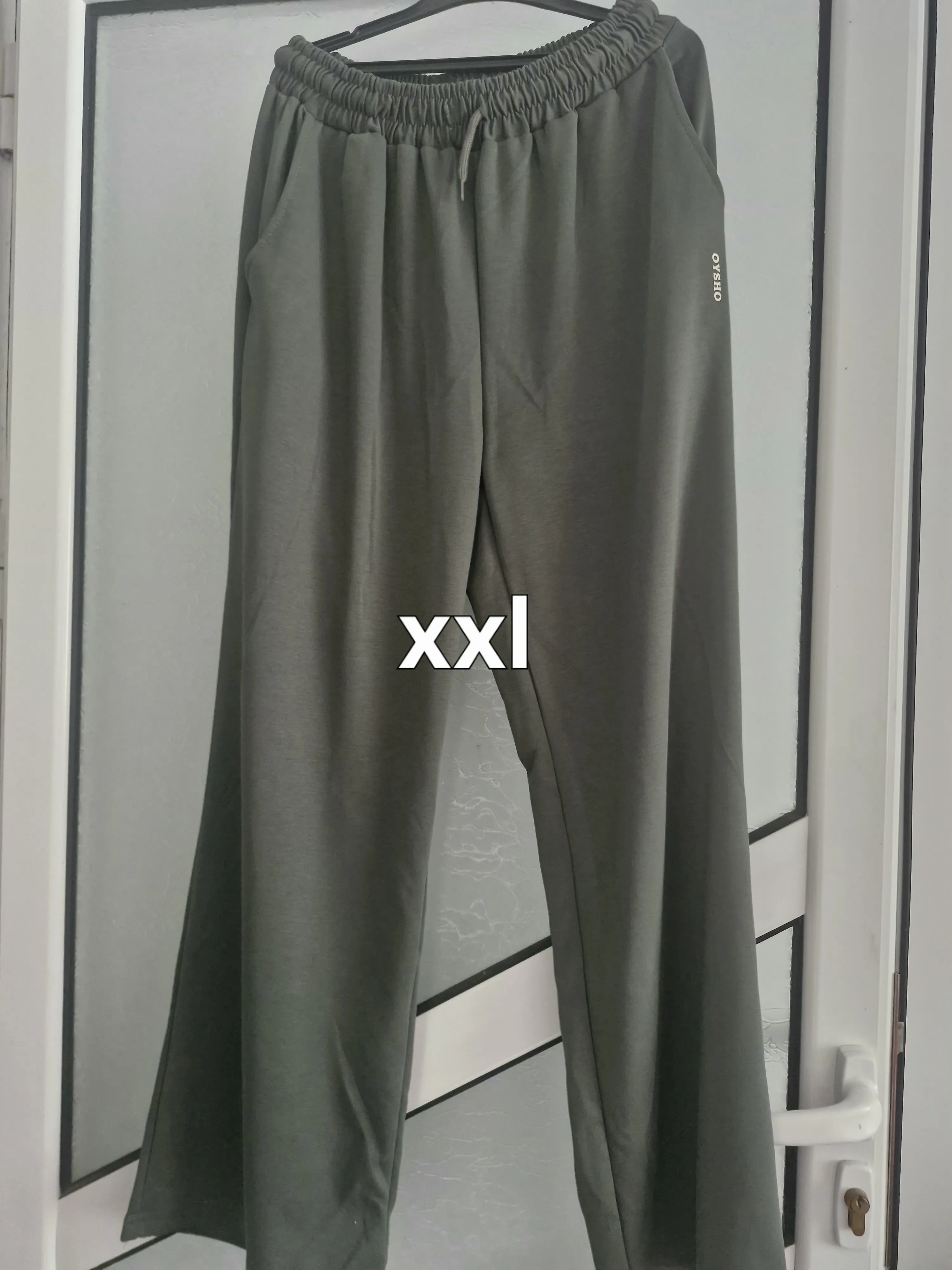 Pantaloni evazați – fotografia 7 din 7