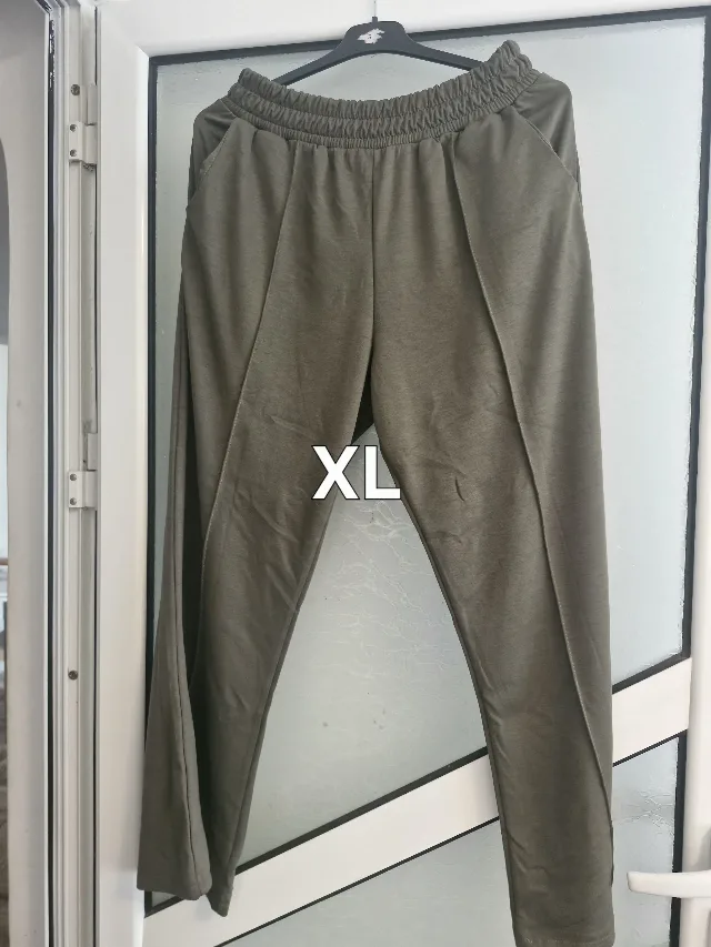 Pantaloni evazați – fotografia 4 din 7