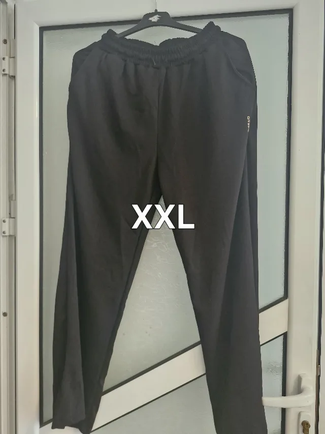 Pantaloni evazați – fotografia 1 din 7