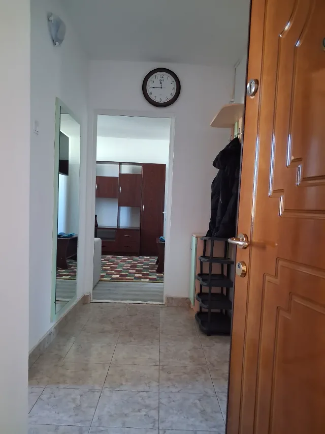 Inchiriez apartament 3 camere complet utilat zona ultracentrala – fotografia 2 din 8