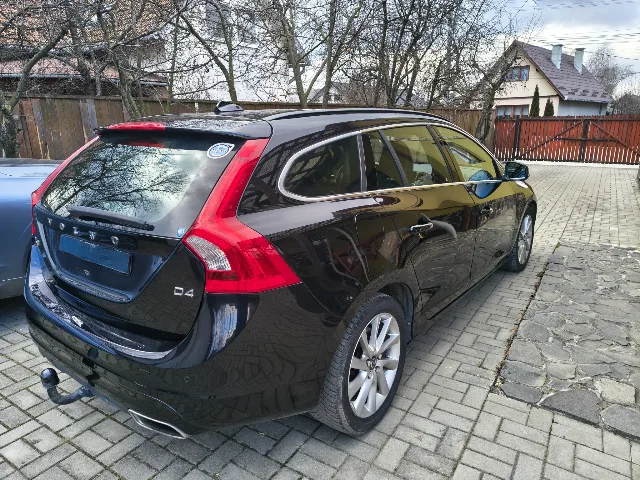 Volvo V60, D4, Momentum – fotografia 6 din 8