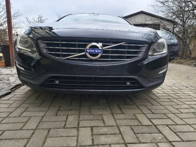 Volvo V60, D4, Momentum – fotografia 4 din 8