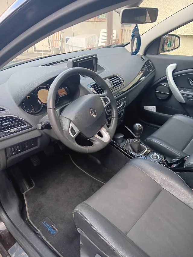 Renault megane bose – fotografia 5 din 7