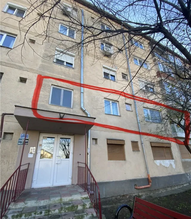 Apartament spațios locație excelentă – fotografia 1 din 8