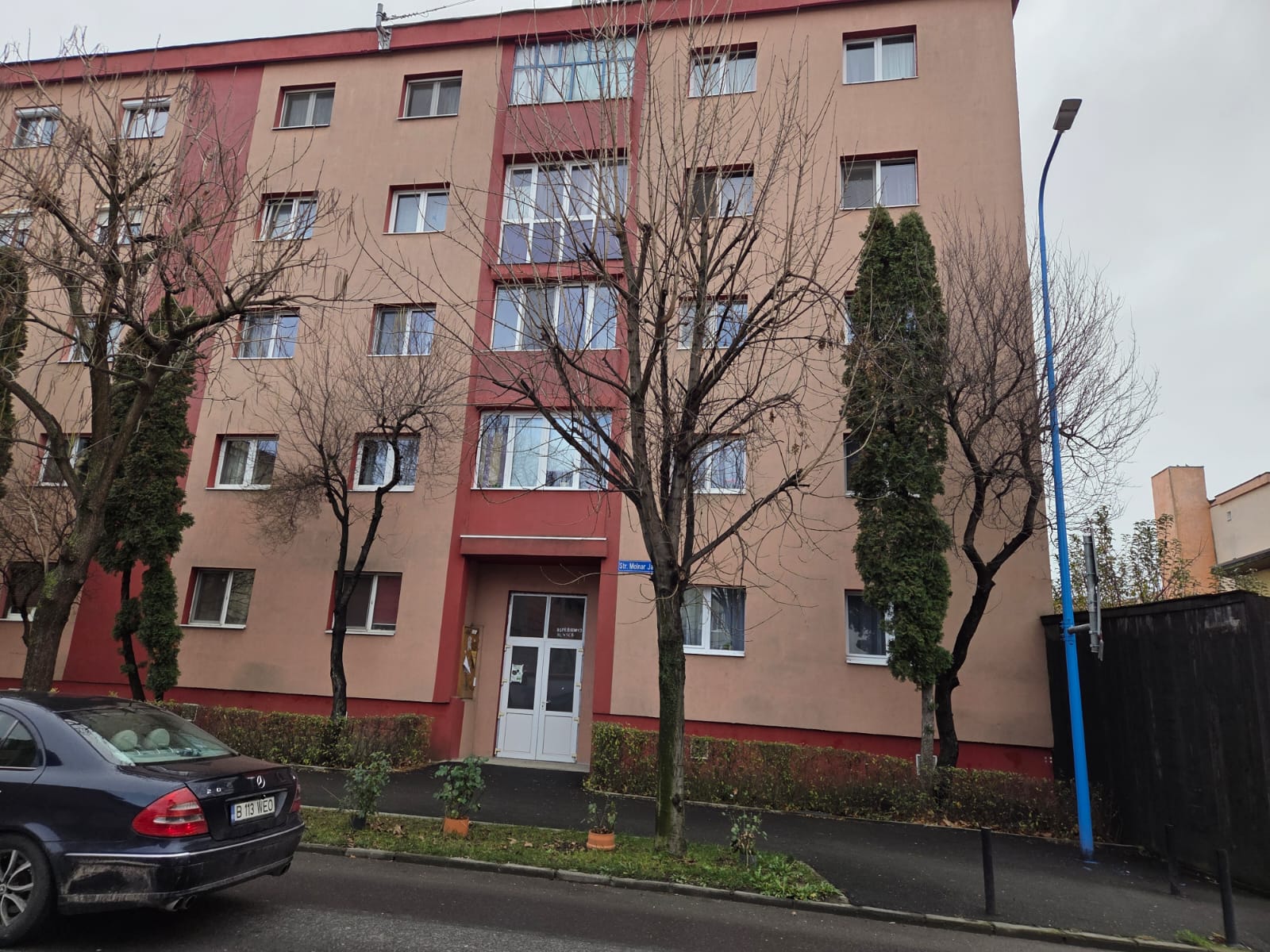Vând apartament  4 camere – fotografia 1 din 7