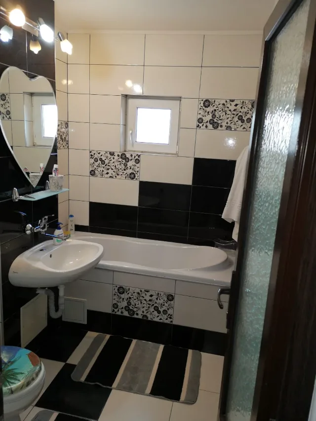 Vând apartament  4 camere – fotografia 3 din 7