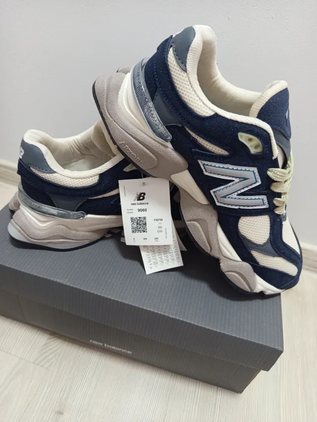 Adidași Newbalance 9060 – fotografia 6 din 7