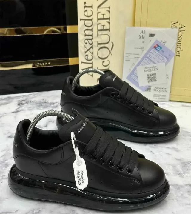 Alexander Mcqueen – Negru cu talpa din perna de aer – fotografia 2 din 3