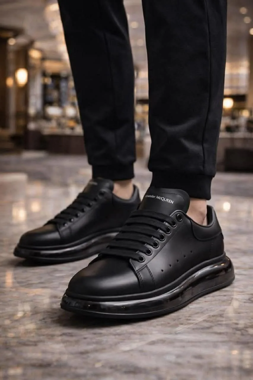 Alexander Mcqueen – Negru cu talpa din perna de aer – fotografia 1 din 3