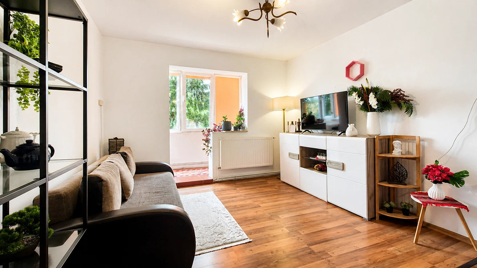 Ideal pentru cuplu tanar, mutare imediata, costuri mici de intretinere. – fotografia 1 din 8
