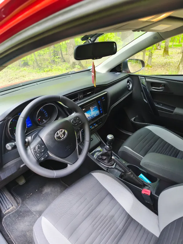 Toyota Auris 2015 euro 6 – fotografia 6 din 8
