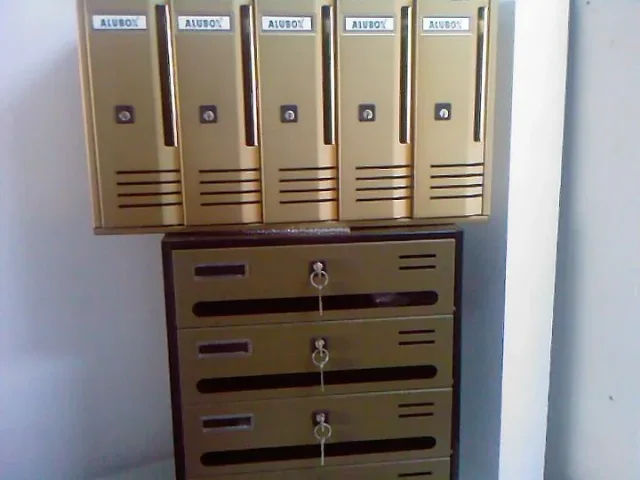 Cutii  postale,aviziere,mobila  metalica cu  fixare  in perete,scrumiere,suport sticle bauturi,suporti  metalici givece – fotografia 8 din 8