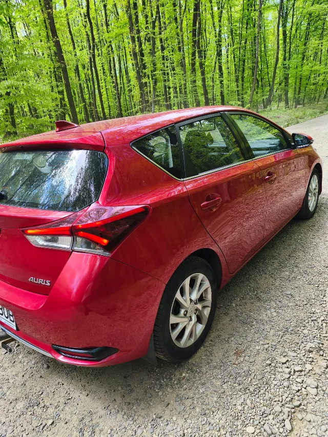 Toyota Auris 2015 euro 6 – fotografia 2 din 8