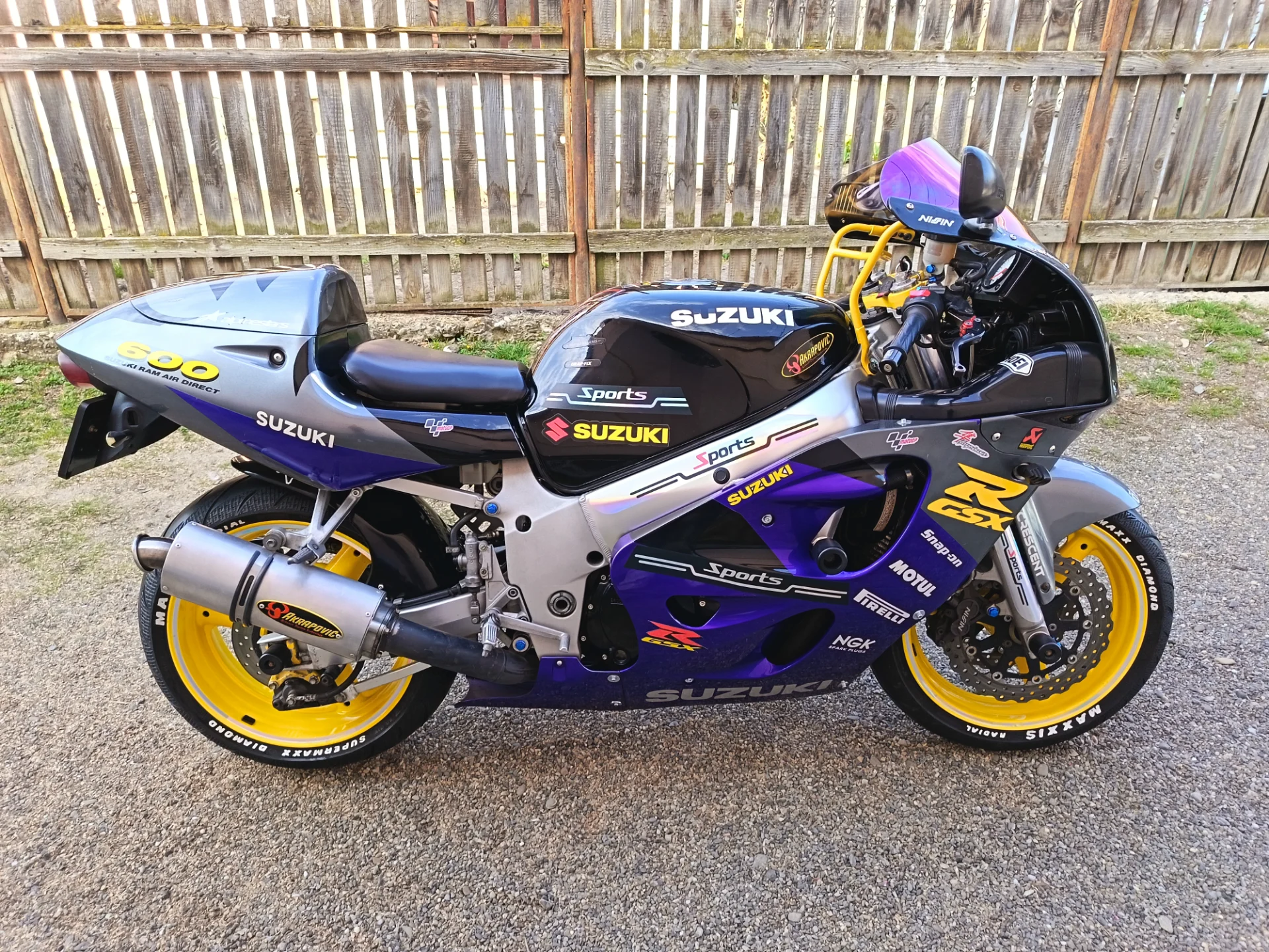SUZUKI GSXR 600 ! stare FOARTE BUNA – fotografia 1 din 8