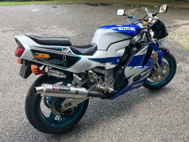 PIESE suzuki gsxr 750 / ulei / lichid – fotografia 3 din 8