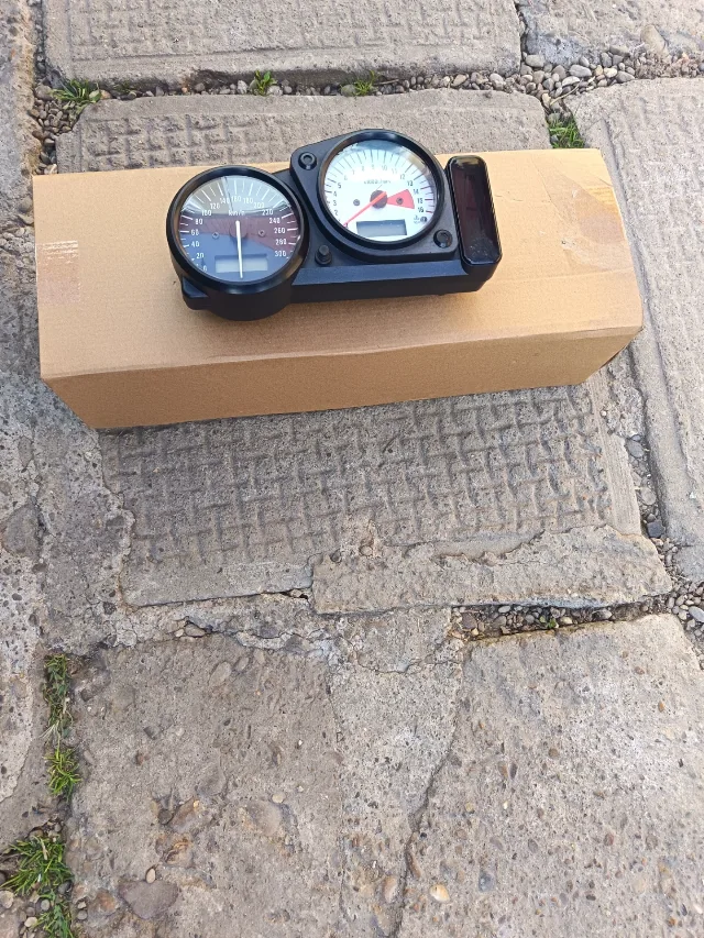 BORD suzuki gsxr 750 SRAD – fotografia 6 din 8
