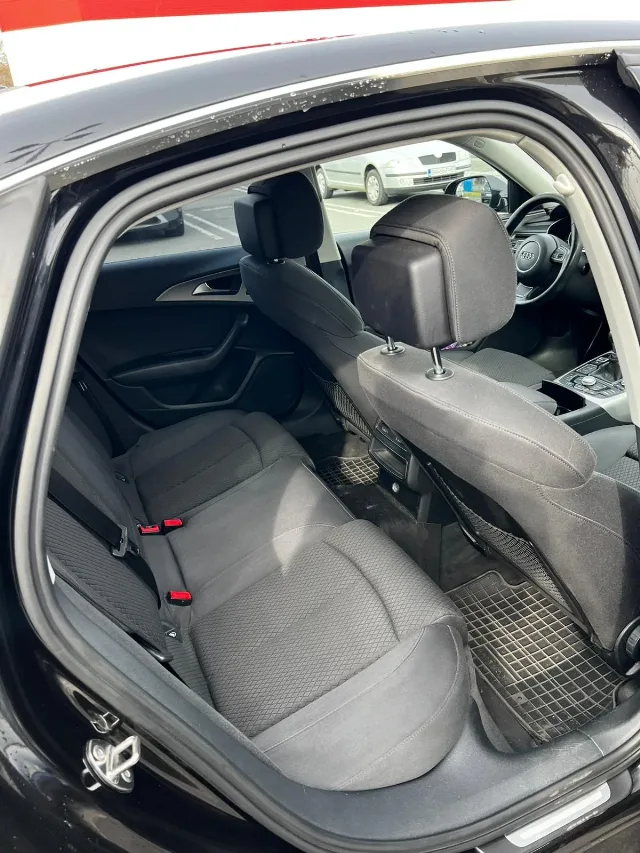 Vând Audi A6C7 anul 2012 – fotografia 4 din 8