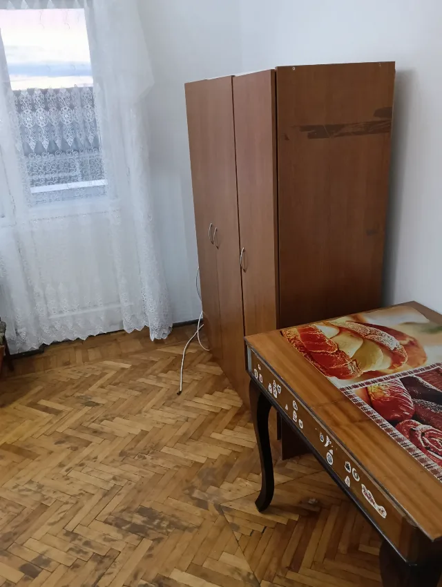 Ofer spre închiriere apartament – fotografia 2 din 8
