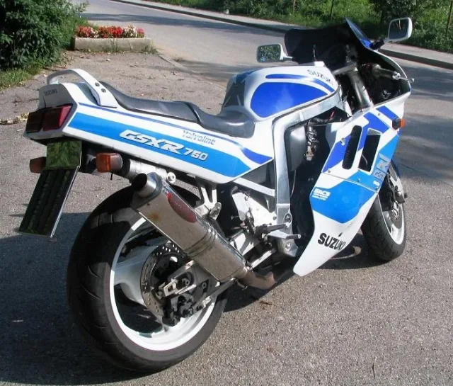 PIESE suzuki gsxr 750 / ulei / lichid – fotografia 7 din 8