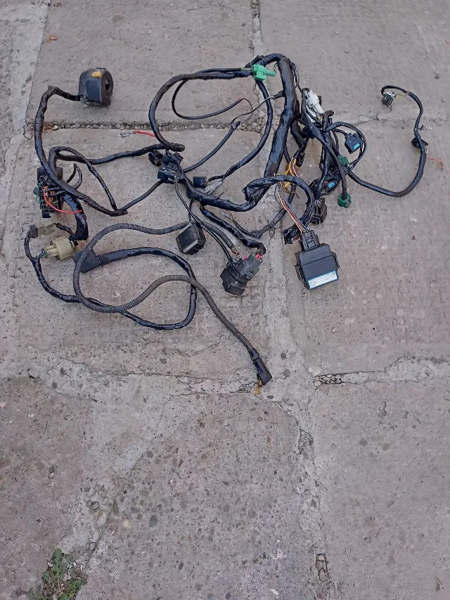 INSTALATIE electrica suzuki gsxr 600 K 1 K 2 K 3 – fotografia 7 din 8